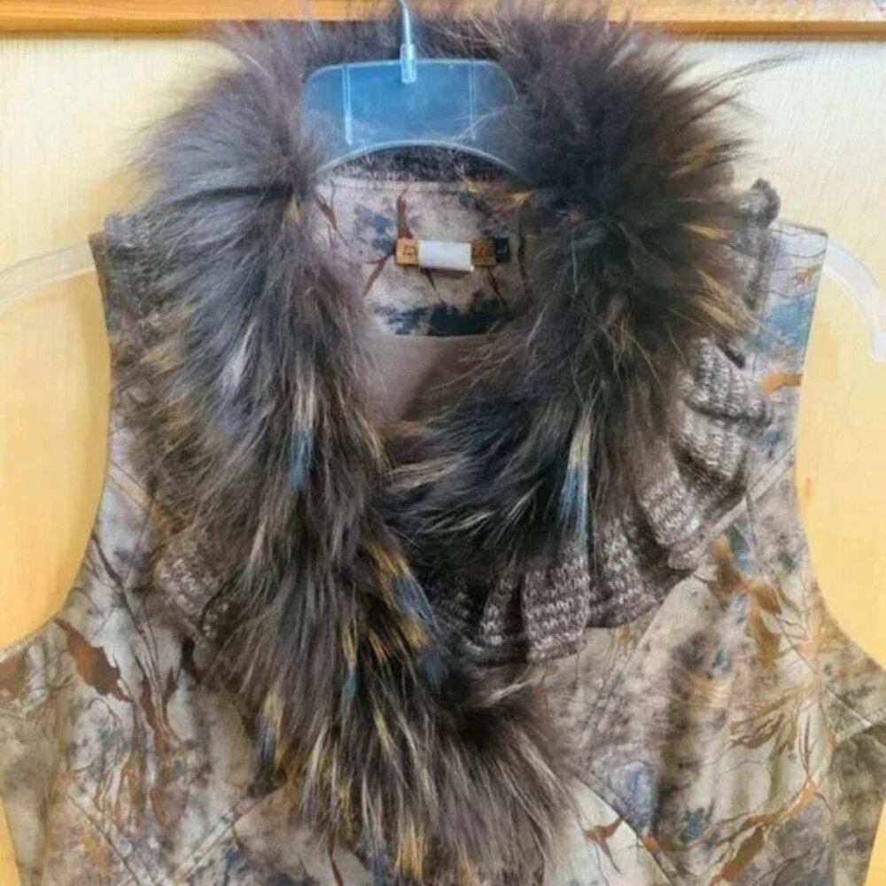 RARE VTG IDENTITY CLUB Camo Knit & FAUX Leather Feathers/Fur‎ Sweater Vest - Picture 8 of 16